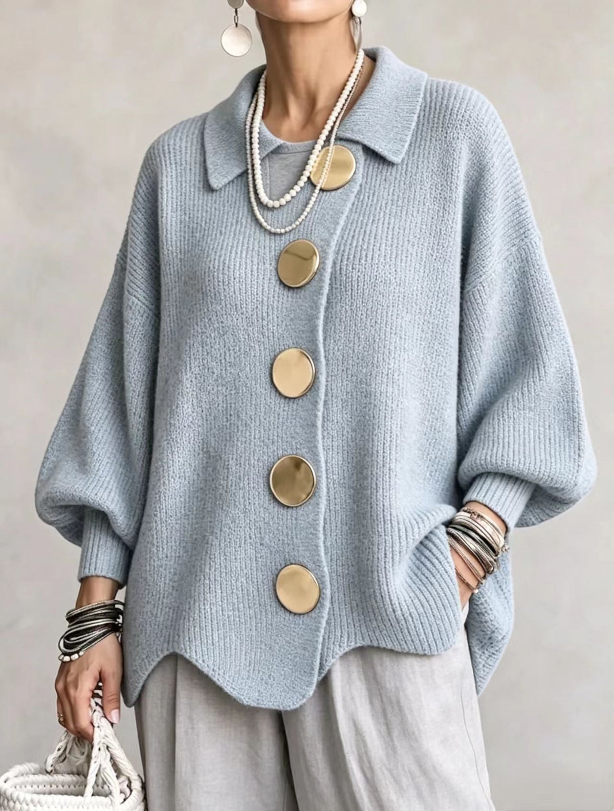 Valerie™ | Oversized cardigan with large golden buttons